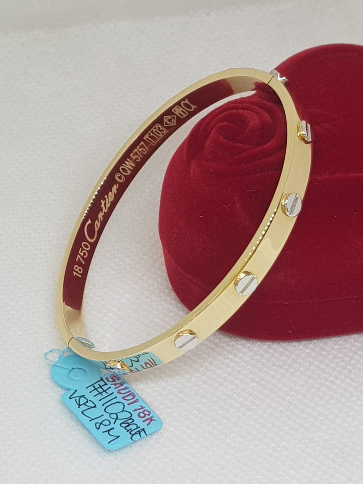 18k Saudi Gold Love Bangle