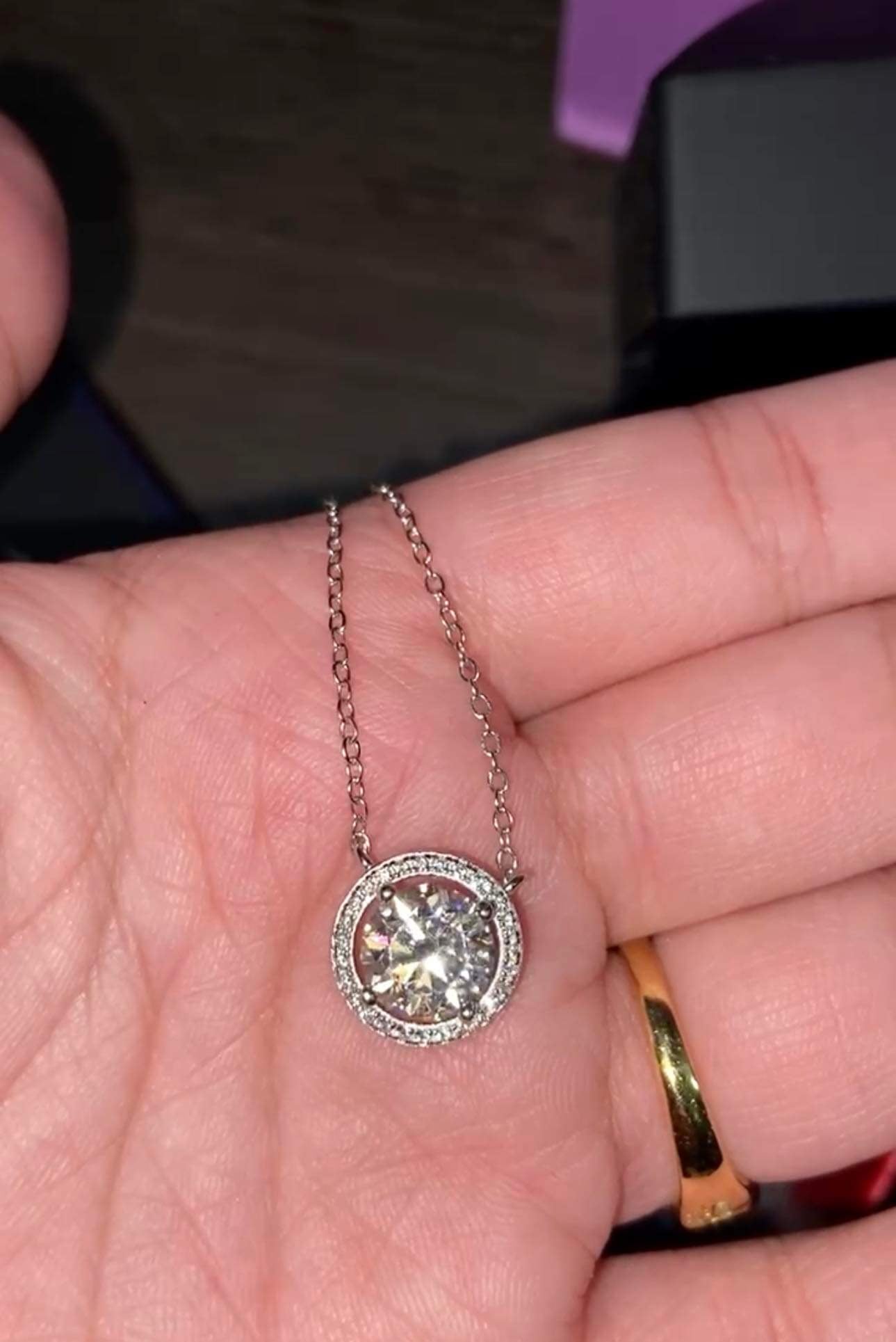 “Mia” Queen Elizabeth Halo Necklace