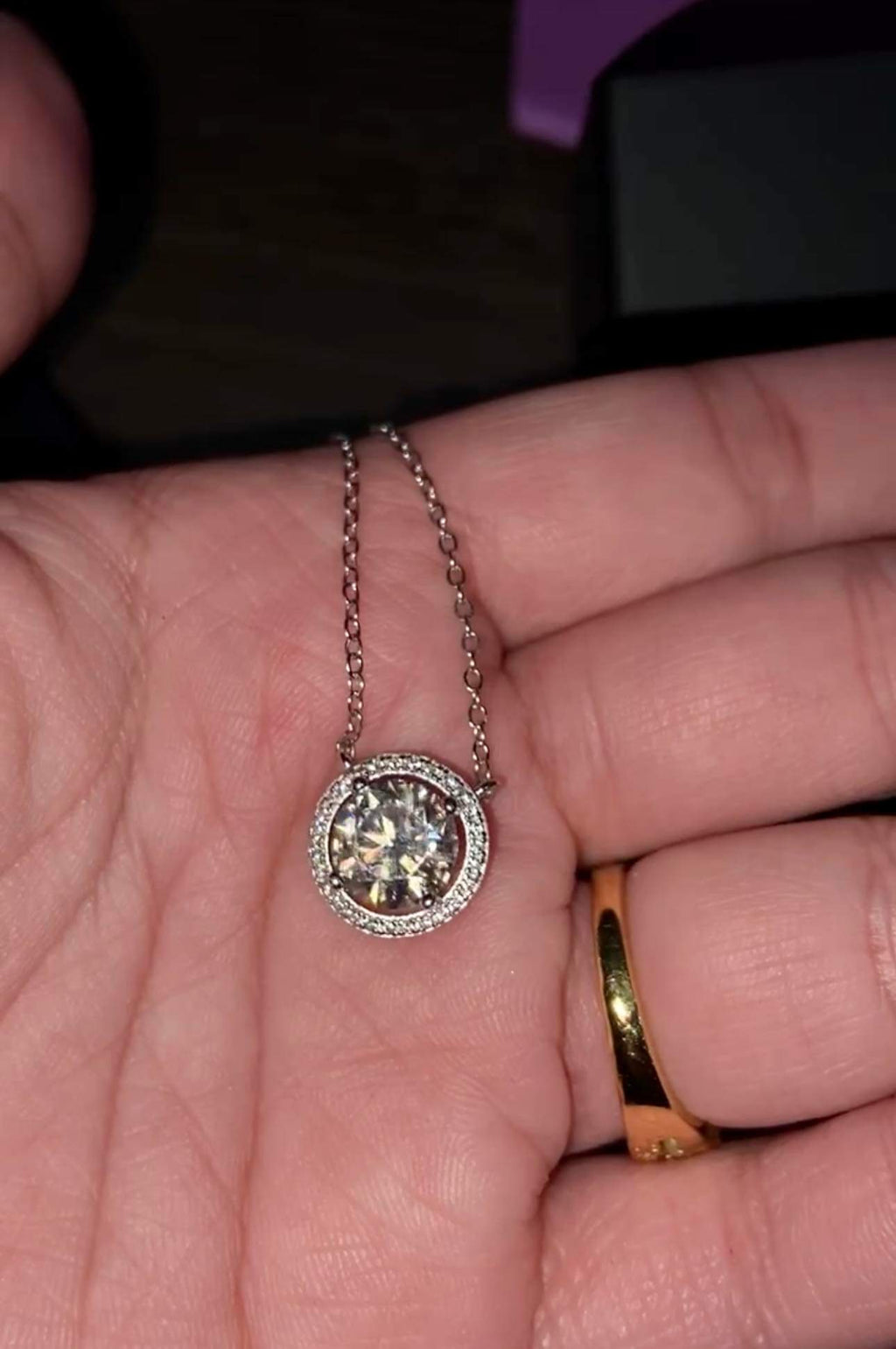 “Mia” Queen Elizabeth Halo Necklace