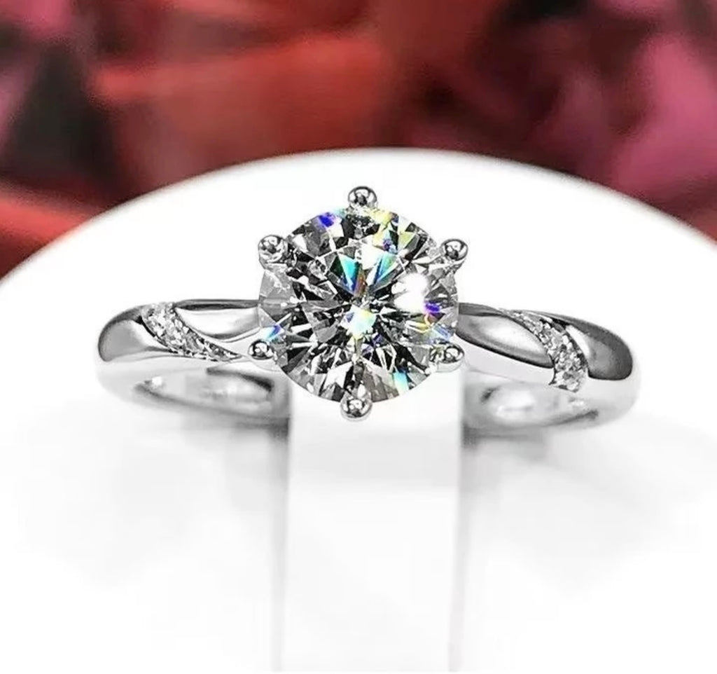 Kiana Moissanite Diamond Ring