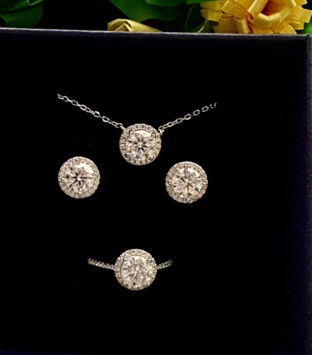 Queen Elizabeth 2 Set Necklace/Ring & Earrings