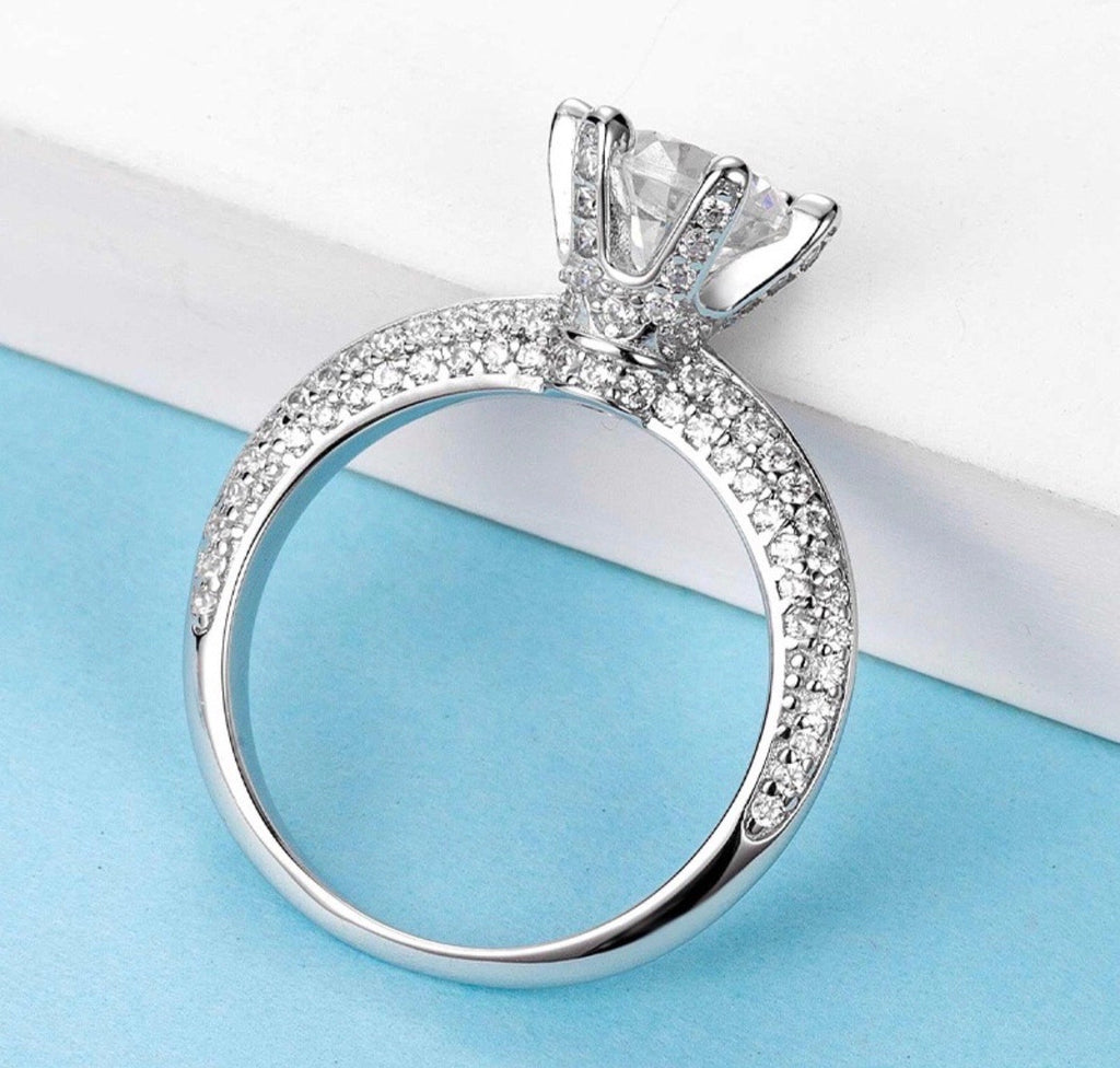 Fiore Moissanite Diamond Engagement Ring