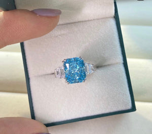 "Azora" Lab Grown Moissanite Diamond Engagement Ring