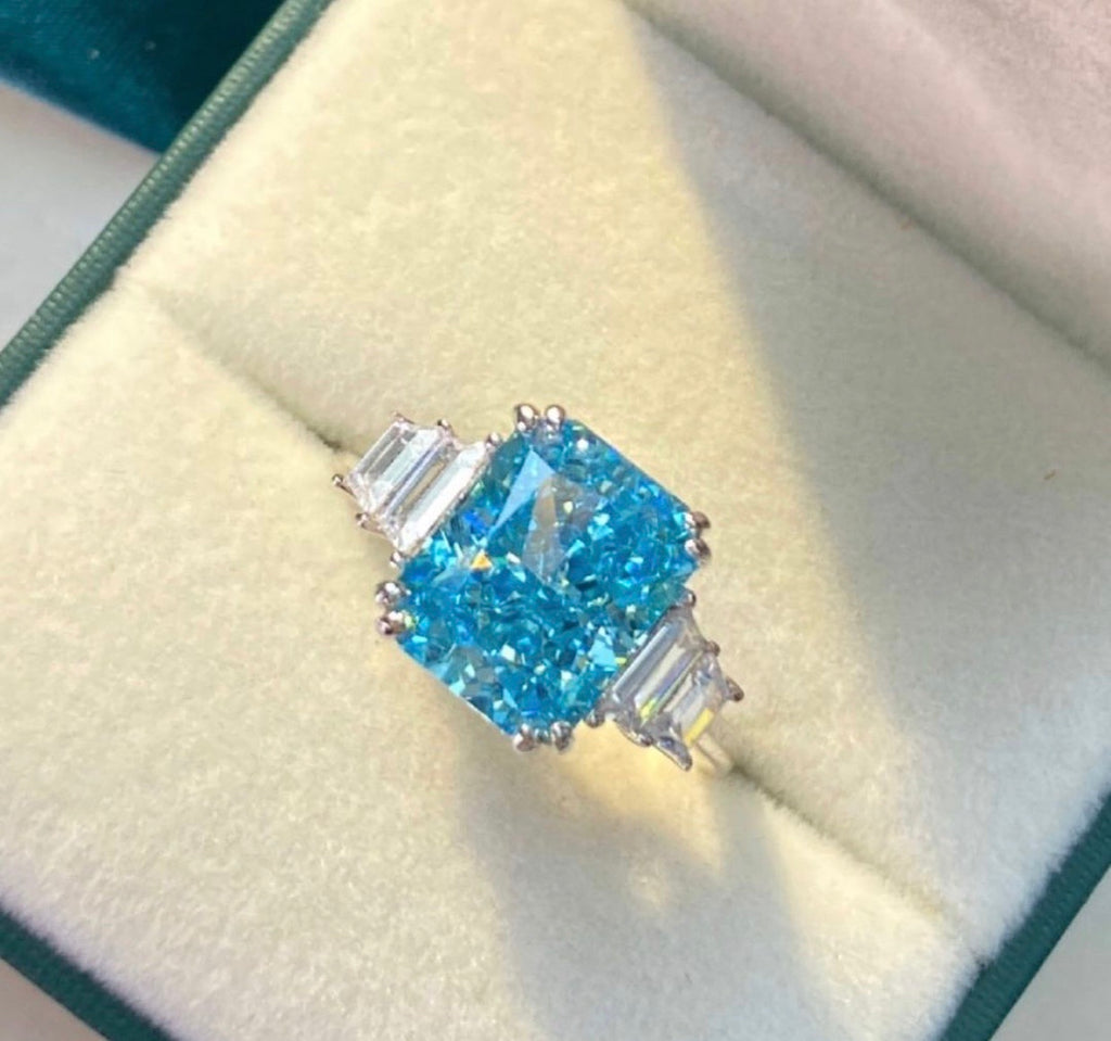 "Azora" Lab Grown Moissanite Diamond Engagement Ring