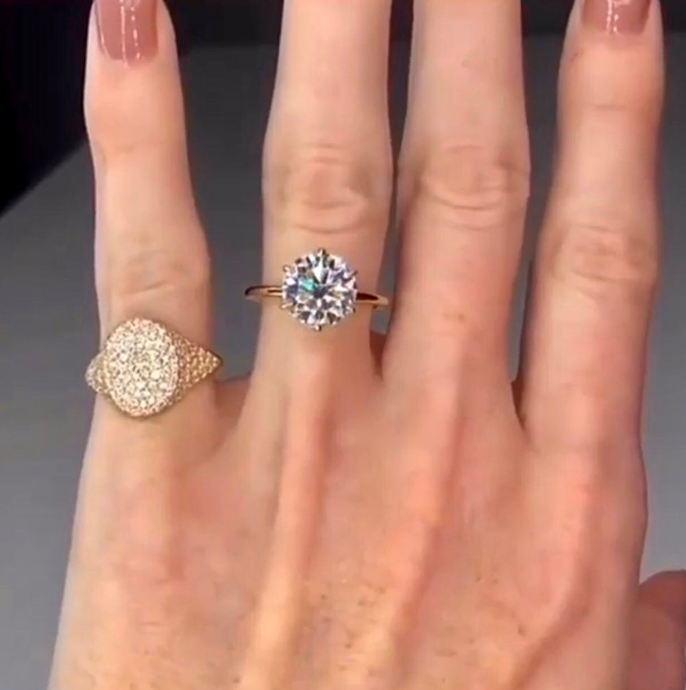 Fiona Moissanite Diamond Ring