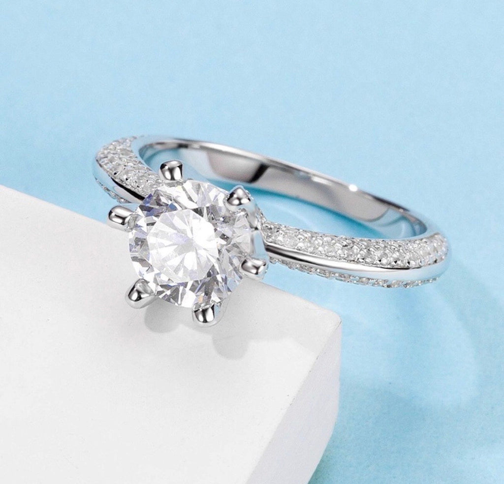 Fiore Moissanite Diamond Engagement Ring