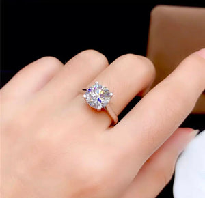 " Fiona " Classic Engagement Ring 4 prong Moissanite Diamond Stone