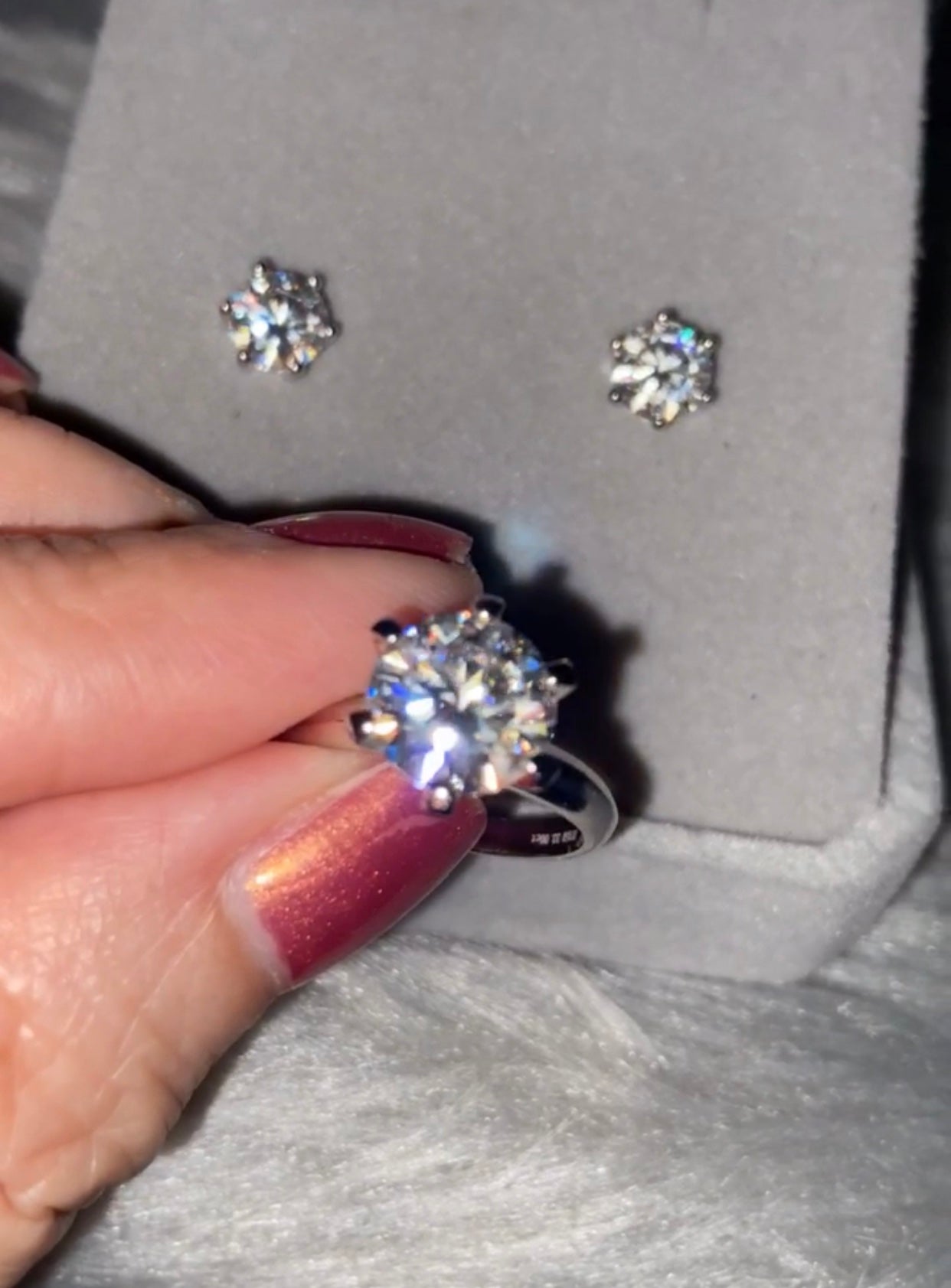 Fiona Moissanite Diamond Ring