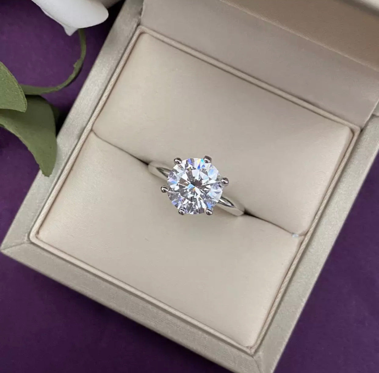 Fiona Moissanite Diamond Ring
