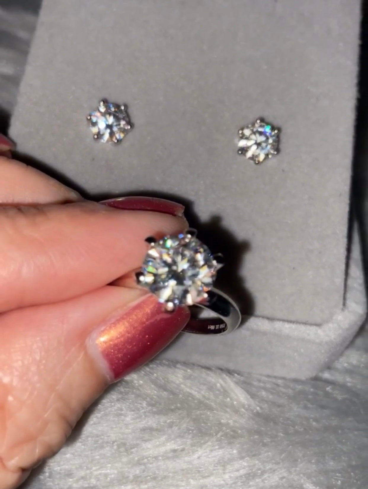 Fiona Moissanite Diamond Ring