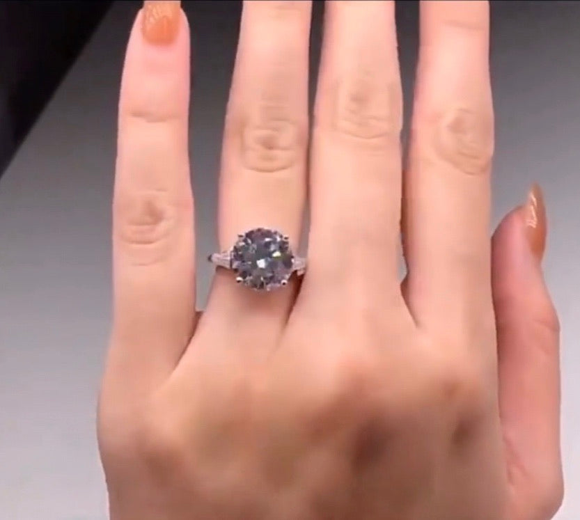 Matilde Engagement Ring Moissanite Diamond