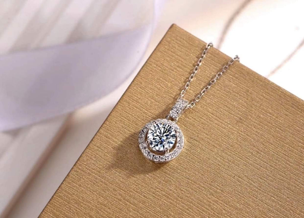 Queen Elizabeth I & II/ Fiona Necklace 1ct moissanite diamond