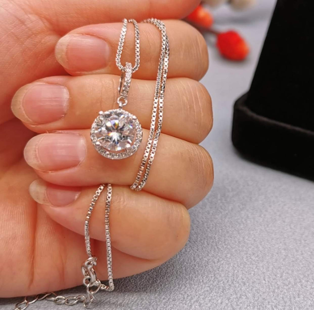 Queen Elizabeth I & II/ Fiona Necklace 1ct moissanite diamond