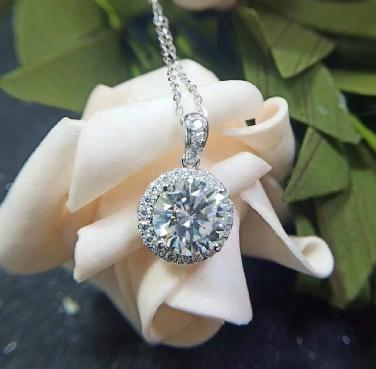 Queen Elizabeth I & II/ Fiona Necklace 1ct moissanite diamond