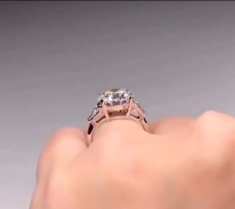 Matilde Engagement Ring Moissanite Diamond
