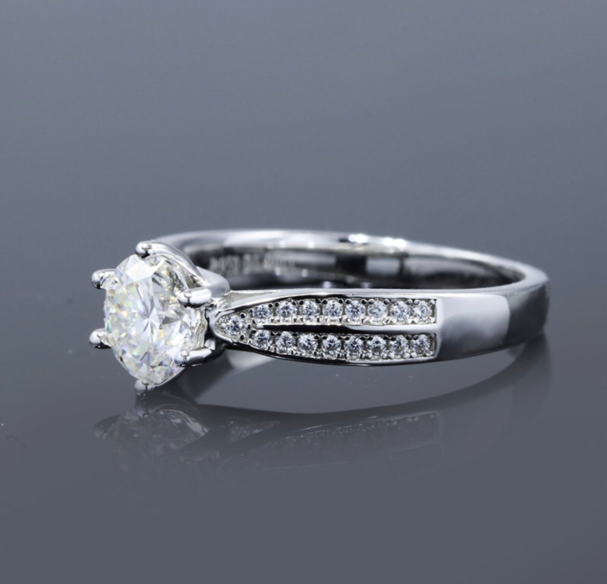 "XINIA" Moissanite Diamond Stone Engagement Ring