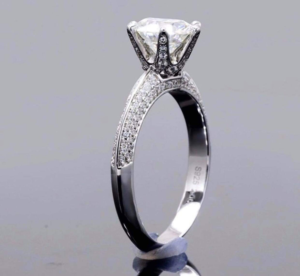 Fiore Moissanite Diamond Engagement Ring