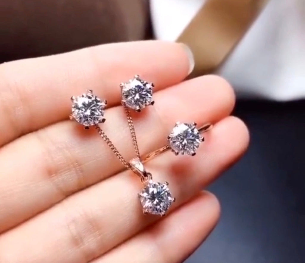Queen Elizabeth I & II/ Fiona Necklace 1ct moissanite diamond