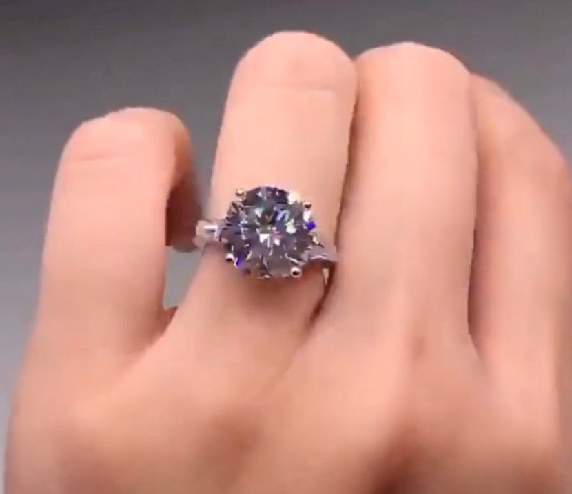 Matilde Engagement Ring Moissanite Diamond